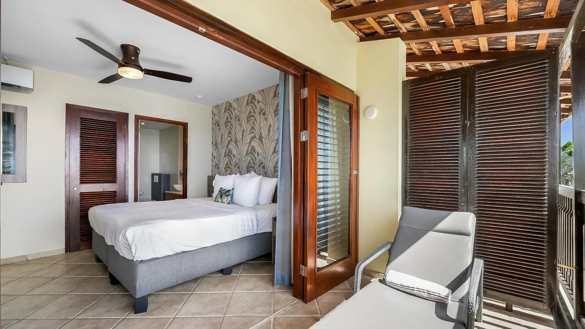 Lionsdive Beach Resort Curacao