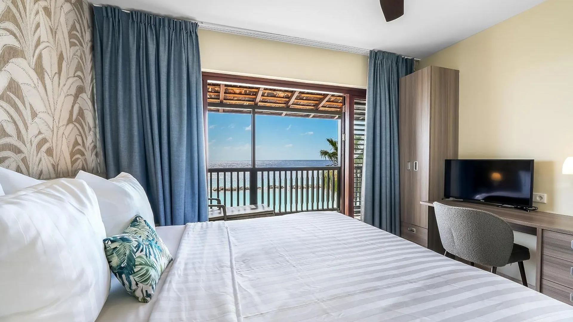 Lionsdive Beach Resort Curacao