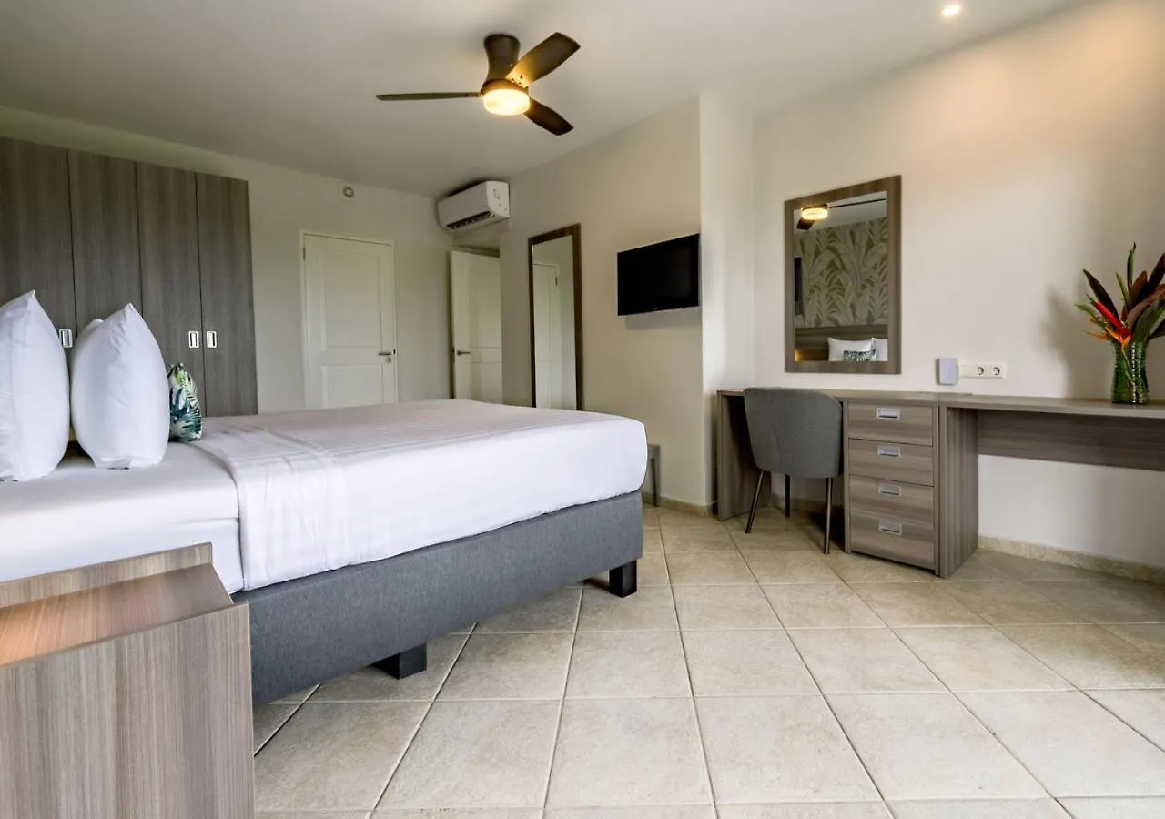 Lionsdive Beach Resort Curacao 4*,